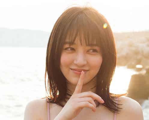 逢沢りな、白肌&美バスト輝く微笑みショット