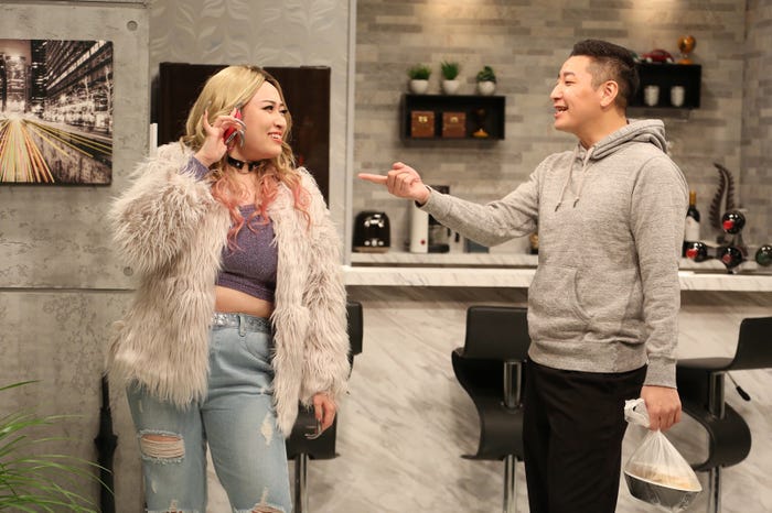 丸山礼、長田庄平(C)フジテレビ