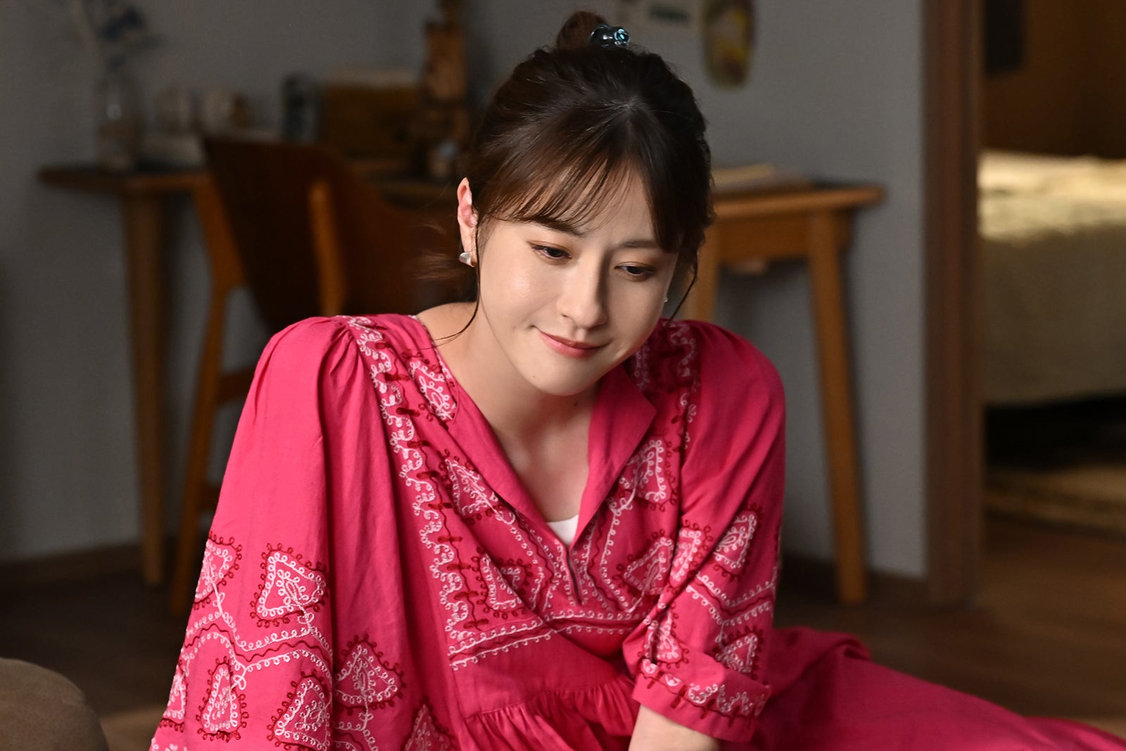 松本若菜「西園寺さんは家事をしない」第10話より（C）TBS