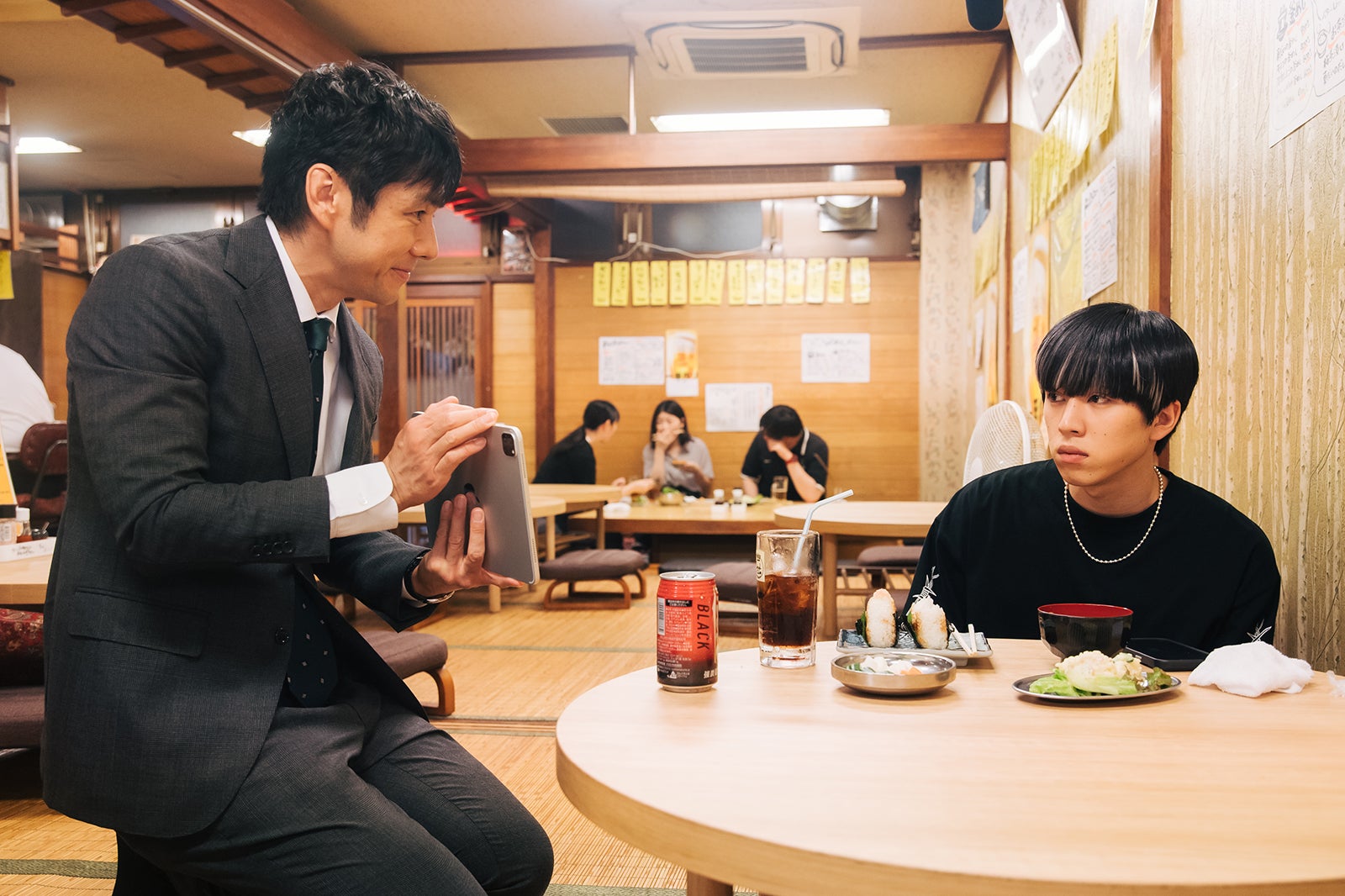 西島秀俊、坂東龍汰「ユニコーンに乗って」より（C）TBS