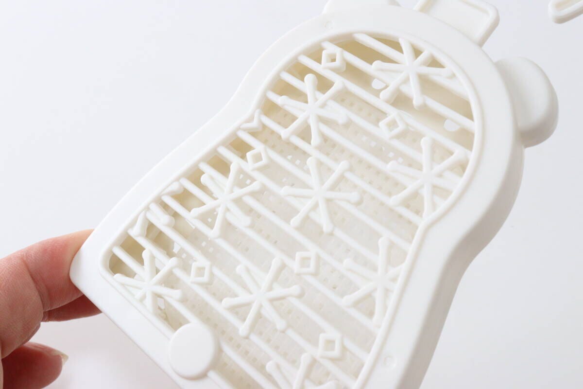 ダイソー　Dバルくん虫こないでネット（掛けるタイプ、バルくま）　背面デザイン