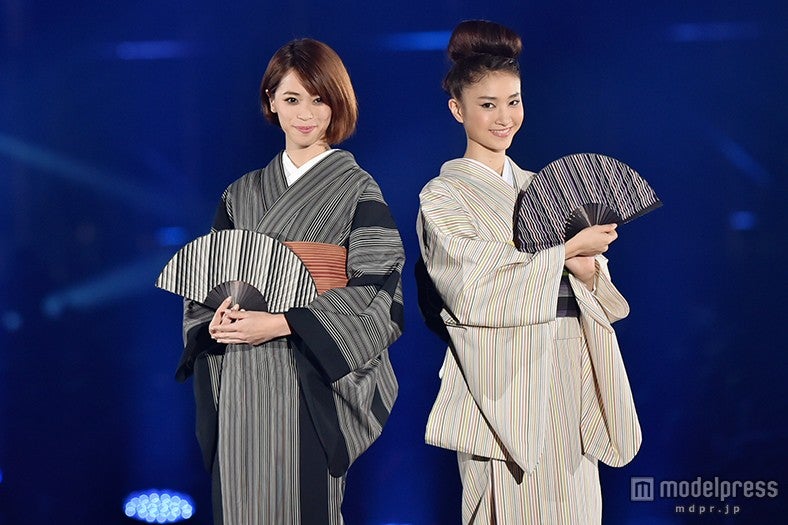 坂田梨香子、大塚桃子