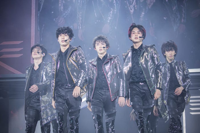 超特急/12月27日の横浜アリーナ公演(撮影:米山三郎・深野輝美・富田望・西村廣起)