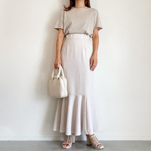 淡色カラー　膨張色の組み合わせ　NG　コーデ