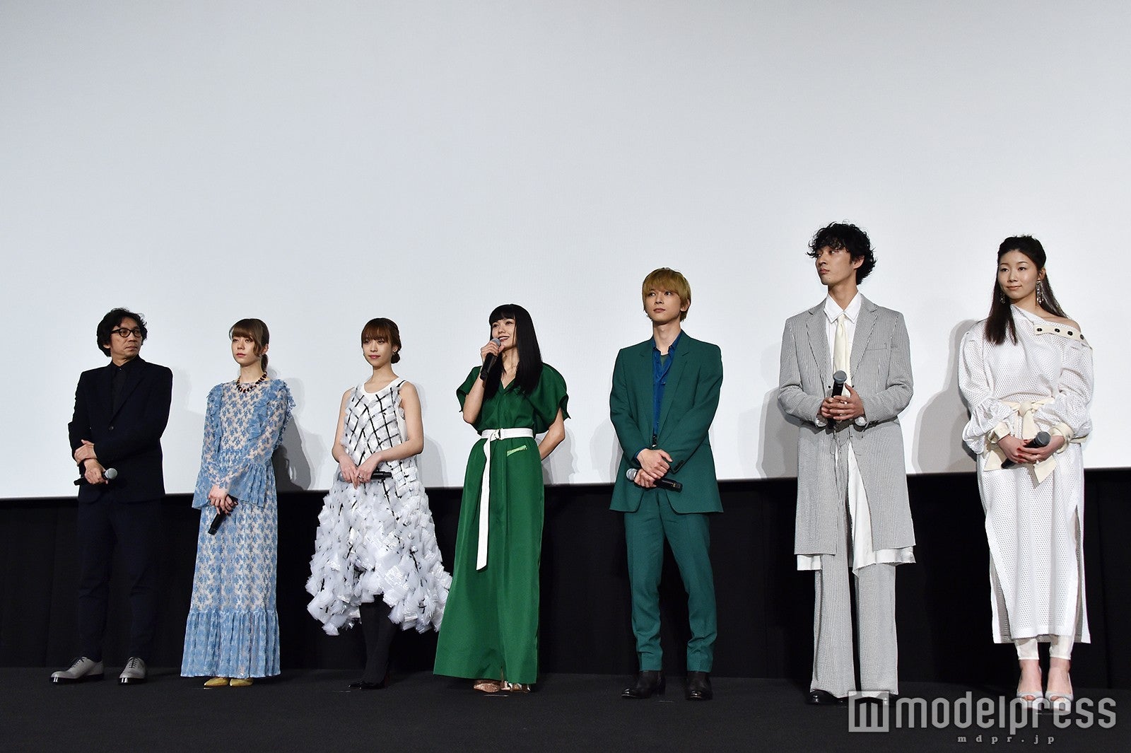 （左から）行定勲監督、SUMIRE、森川葵、二階堂ふみ、吉沢亮、上杉柊平、土居志央梨 （C）モデルプレス