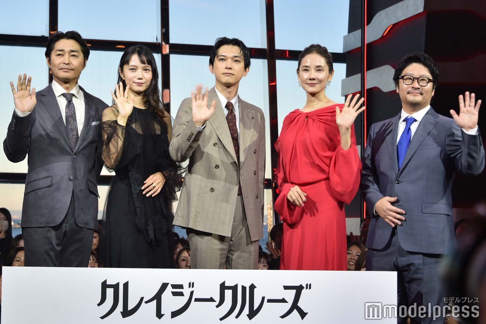 （左から）安田顕、宮崎あおい、吉沢亮、吉田羊、瀧悠輔監督（C）モデルプレス