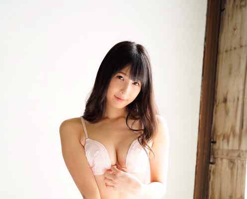 川崎あや、驚異の美くびれに釘付け たわわバストで悩殺<アザーカット到着>