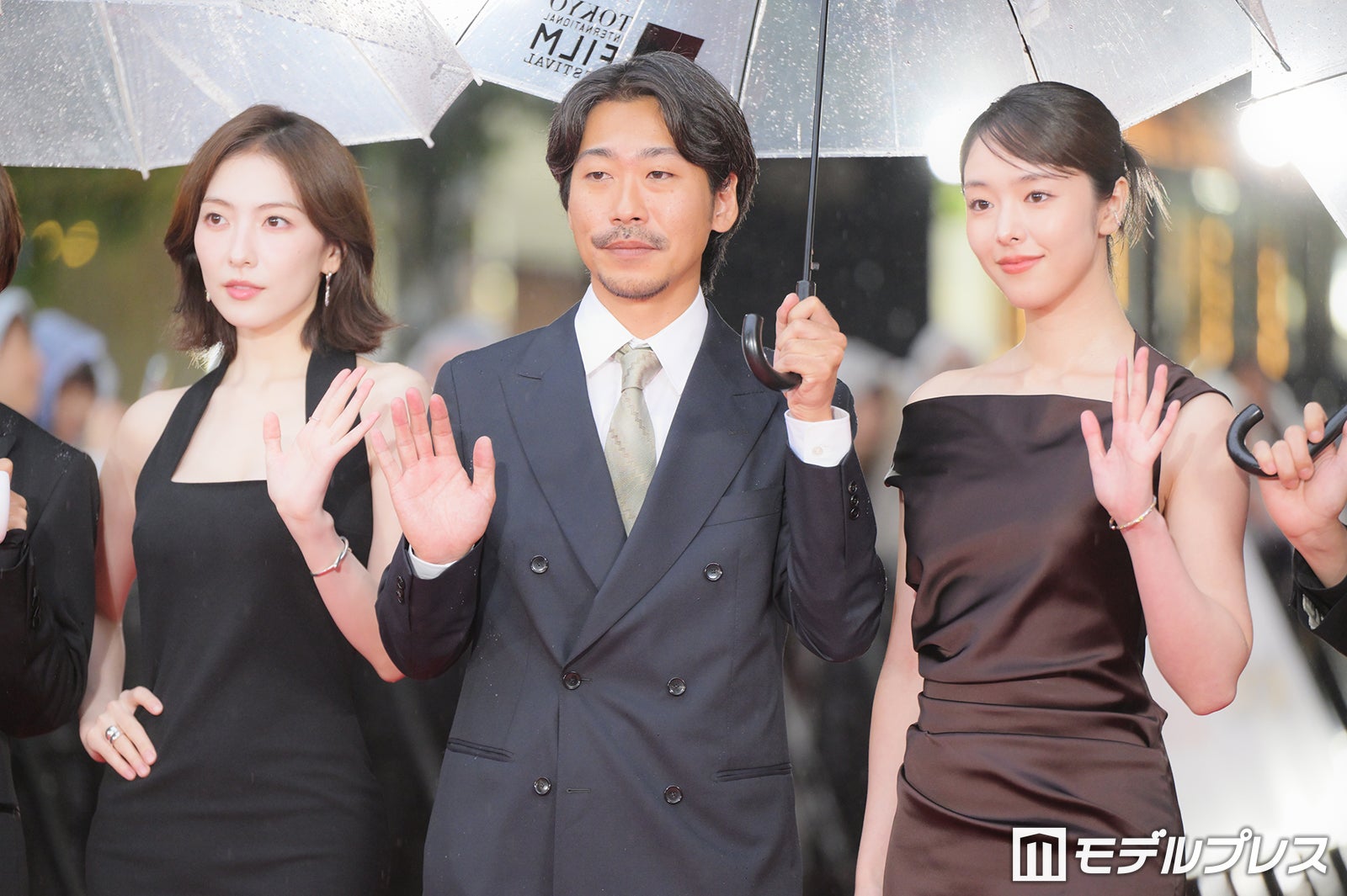 知英、山本英、唐田えりか（C）モデルプレス
