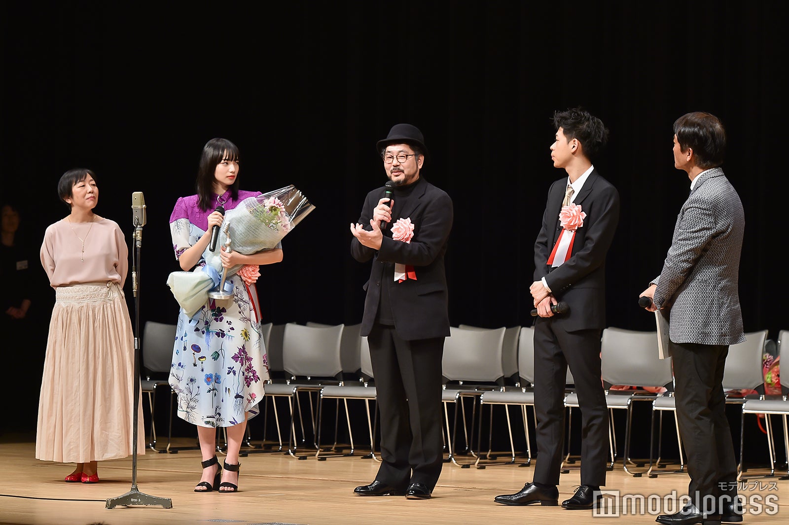 小松菜奈、塩田明彦監督、成田凌（C）モデルプレス