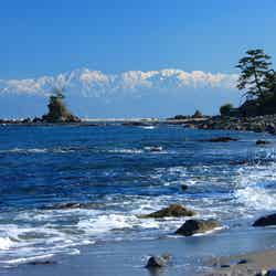 能登半島国定公園 雨晴海岸/写真提供:(公社)とやま観光推進機構