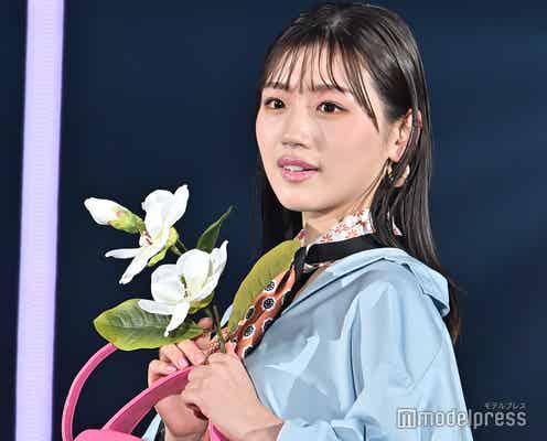 日向坂46佐々木美玲、爽やかスマイルで魅了 カラーコーデで春先取り<TGC 2022 S/S>