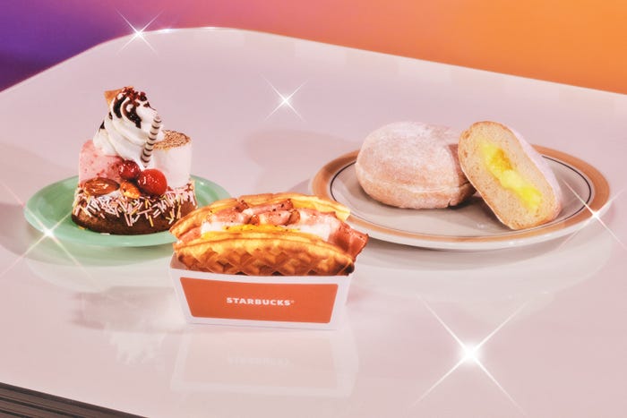 ミックスパフェケーキ、マラサダ カスタードクリーム、ワッフルサンド ベーコンエッグチーズ/画像提供:スターバックス コーヒー ジャパン