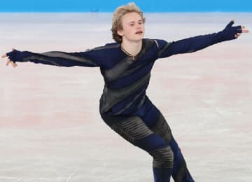 マリニンが圧巻SP首位発進 4回転半回避も4フリップ、4ルッツ成功 団体フル起用から中1日、4日間で3演技目も鬼の形相で完遂「メッチャツカレタ」 チェンに続く米連覇王手