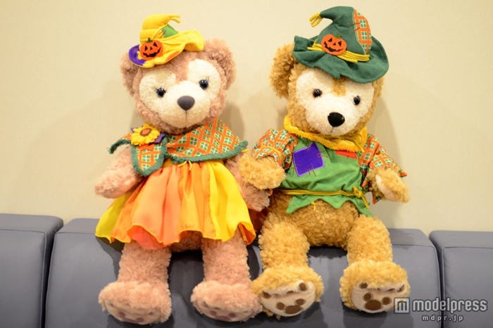 ダッフィーコスチュームセット各¥3800(ダッフィーは別売り)