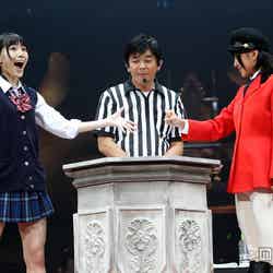 「AKB48 34thシングル選抜じゃんけん大会」決勝戦の様子（左から）松井珠理奈、上枝恵美加（C）AKS