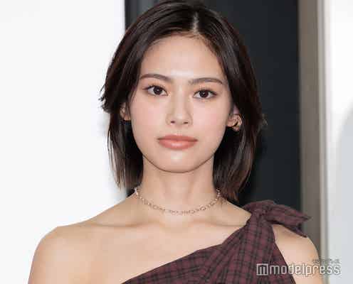 「御上先生」で話題・安斉星来、大胆スリットから美脚披露「色気溢れてる」「美しさ満点」の声