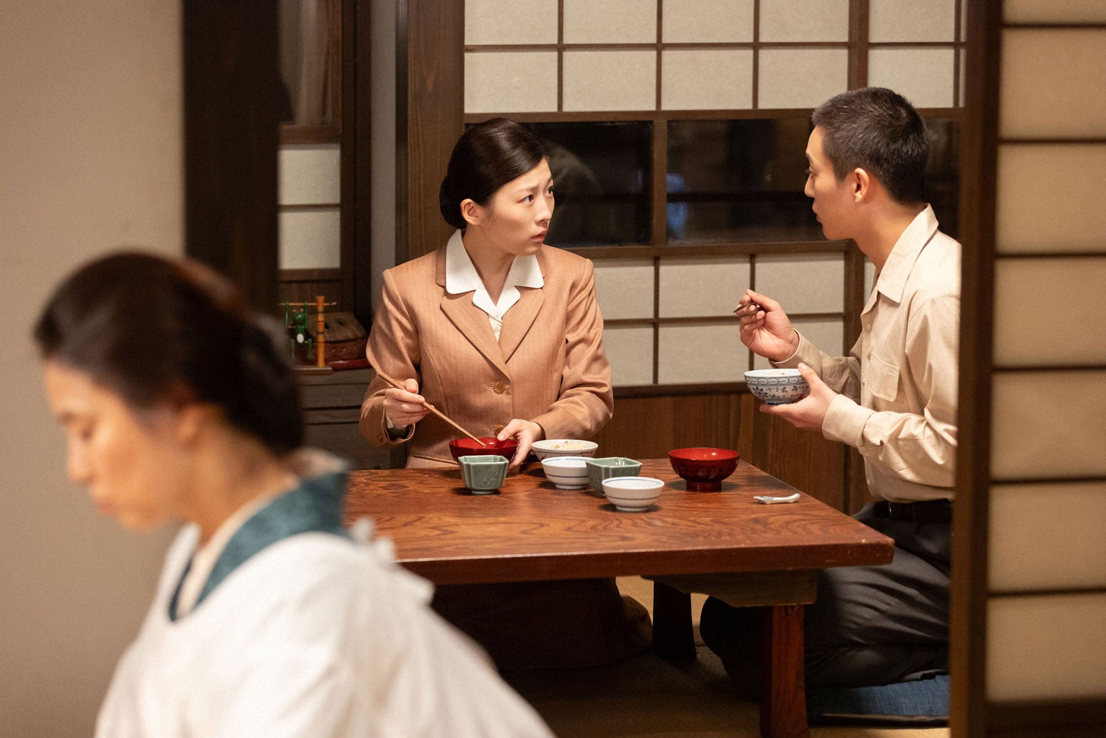 石田ゆり子、伊藤沙莉、三山凌輝「虎に翼」第53話（C）NHK