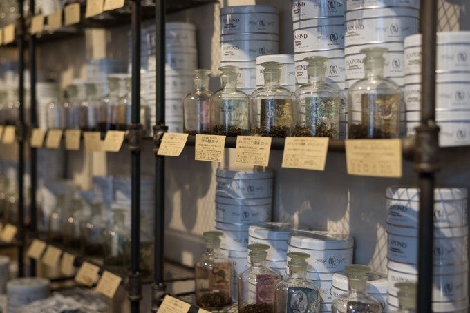 清澄白河にある紅茶専門店「TEAPOND」で売られている茶葉たち