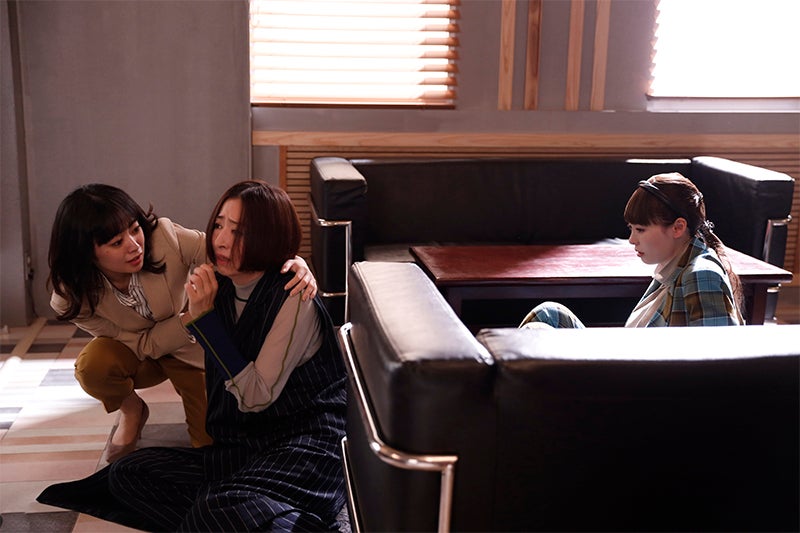 吉柳咲良、松雪泰子、福原遥「マル秘の密子さん」第4話より（C）日本テレビ