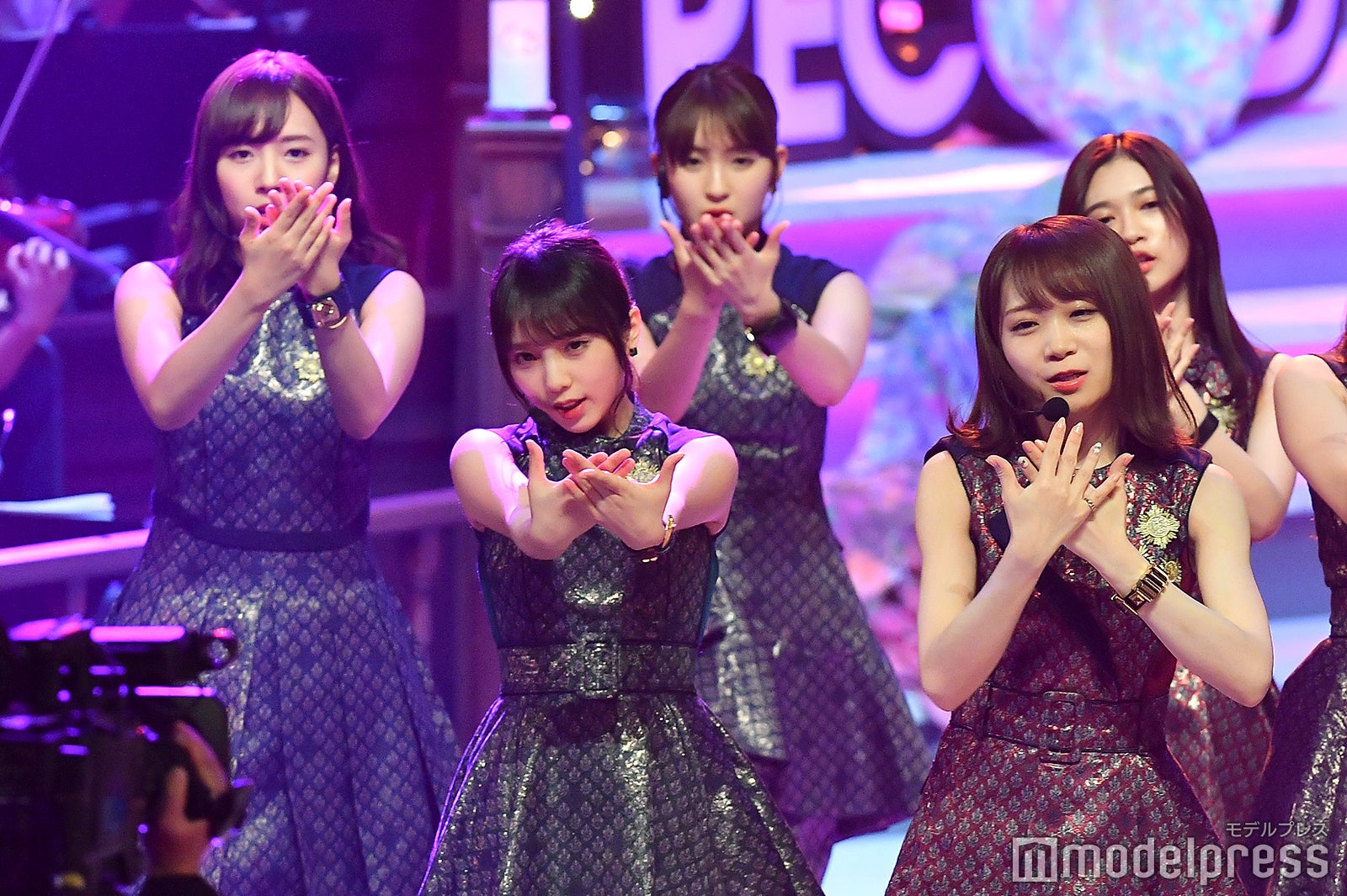 新内眞衣、与田祐希、井上小百合、秋元真夏、寺田蘭世／乃木坂46（C）モデルプレス