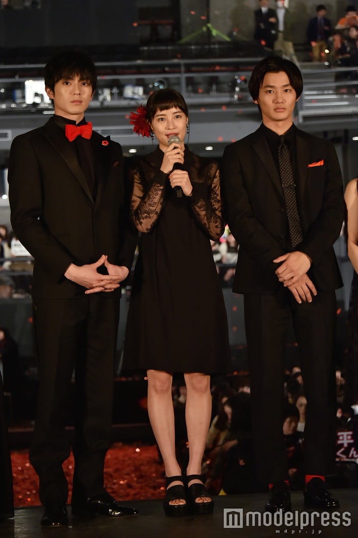 広瀬すずの 接近ショット に野村周平 かわいい 共感と羨望の声 モデルプレス 広瀬すずの 接近ショット に野村周平 かわいい 共感と羨望の声 モデルプレス