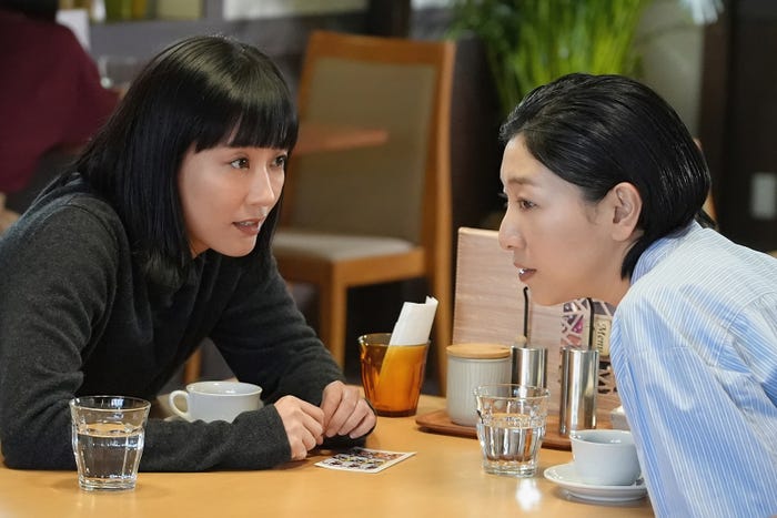 水川あさみ、安藤サクラ 「ブラッシュアップライフ」第8話より(C)日本テレビ