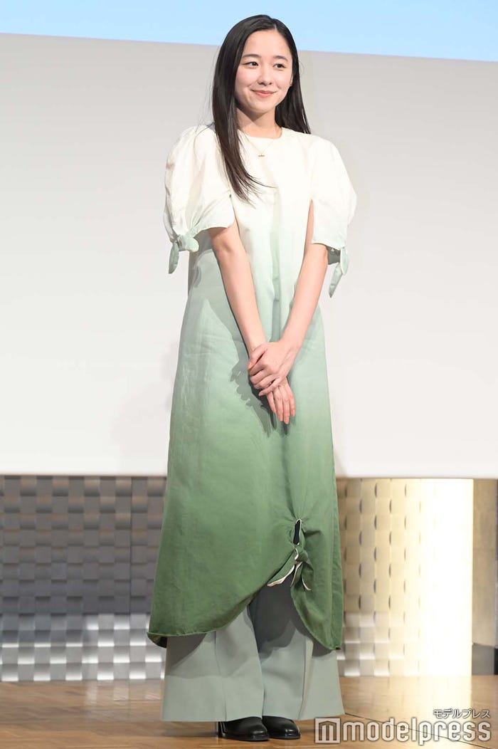 堀田真由 (C)モデルプレス