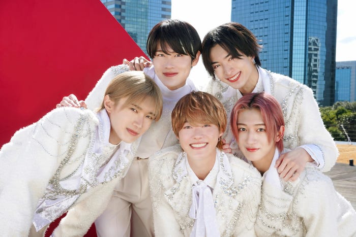 (左上から時計回りに)大久保波留、木村慧人、NAOYA、大橋和也、山中柔太朗「君がトクベツ」場面写真(C)幸田もも子/集英社・映画「君がトクベツ」製作委員会