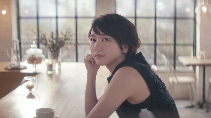 新垣結衣 彼を待つ姿が儚く美しい 心を込めたハミングも モデルプレス 新垣結衣 彼を待つ姿が儚く美しい 心を込めたハミングも モデルプレス