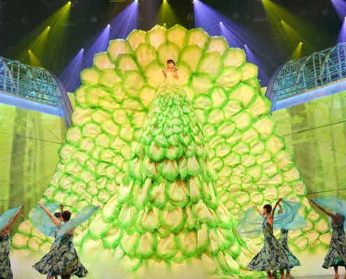 水森かおりの巨大衣装に嵐も驚き「高いですね」<紅白リハ2日目>