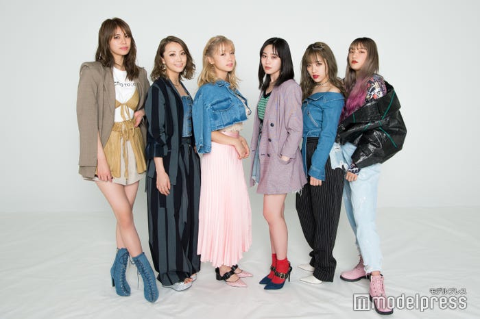 (左から)佐藤晴美、Dream Shizuka、Dream Ami、鷲尾伶菜、MIYUU、須田アンナ (C)モデルプレス