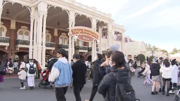 東京ディズニーリゾート トイ ストーリーホテル 開業 ウッディやジェシーもオープニングを祝福 モデルプレス
