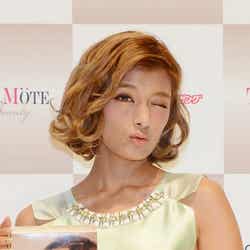 「TSUYAMOTE BEAUTY」のブランドキャラクターに選ばれたローラ