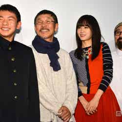 （左から）伊藤清矢、康すおん、前田敦子、山下敦弘監督