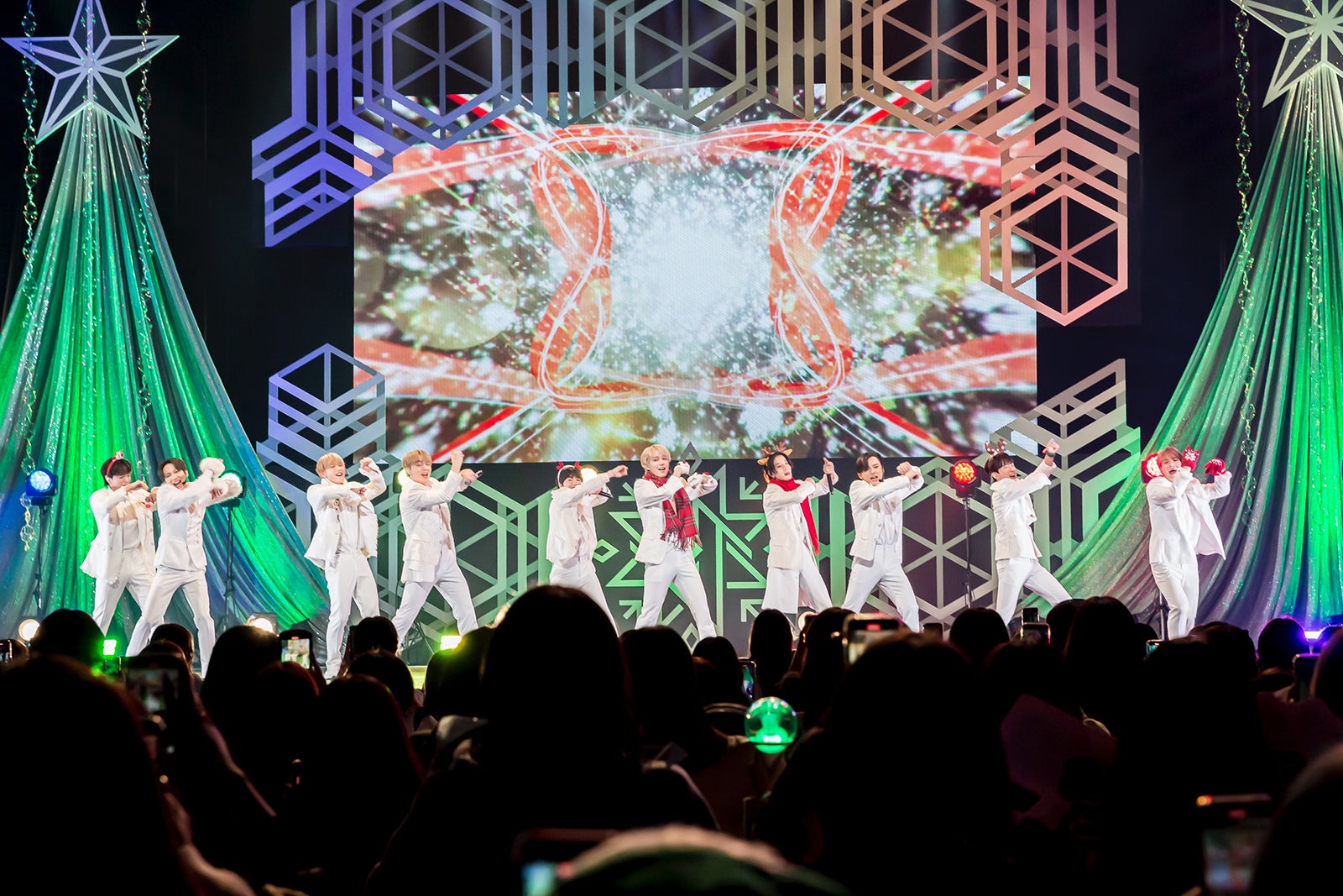 『JO15THシングル「WANDERING」発売記念クリスマスショー』（C）LAPONE ENTERTAINMENT