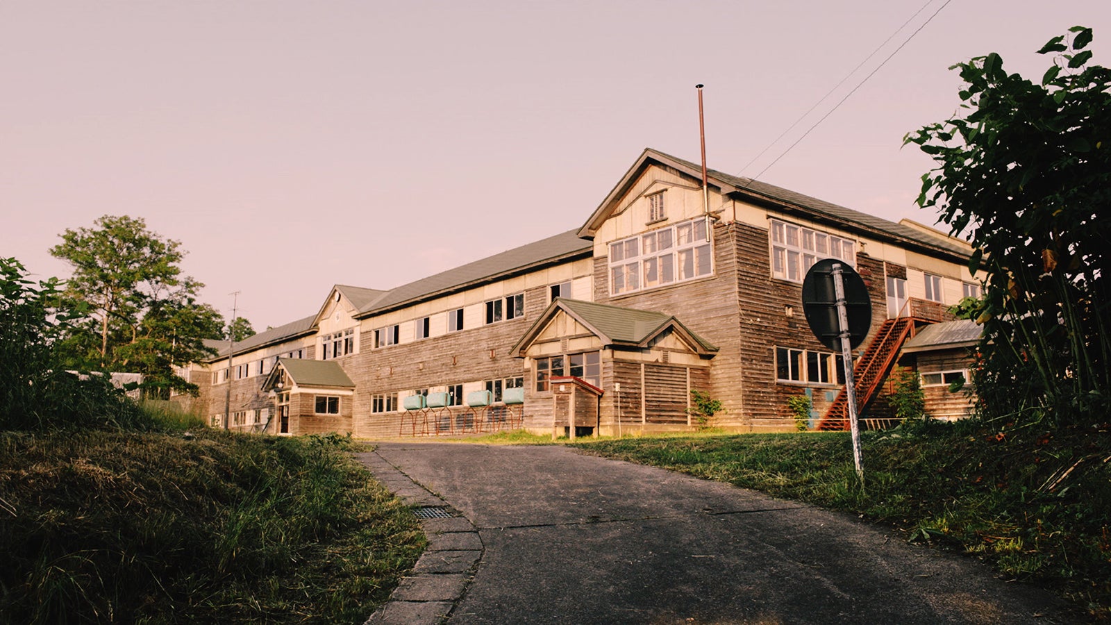 2028年／AKB48「サステナブル」MV（C）AKS／キングレコード