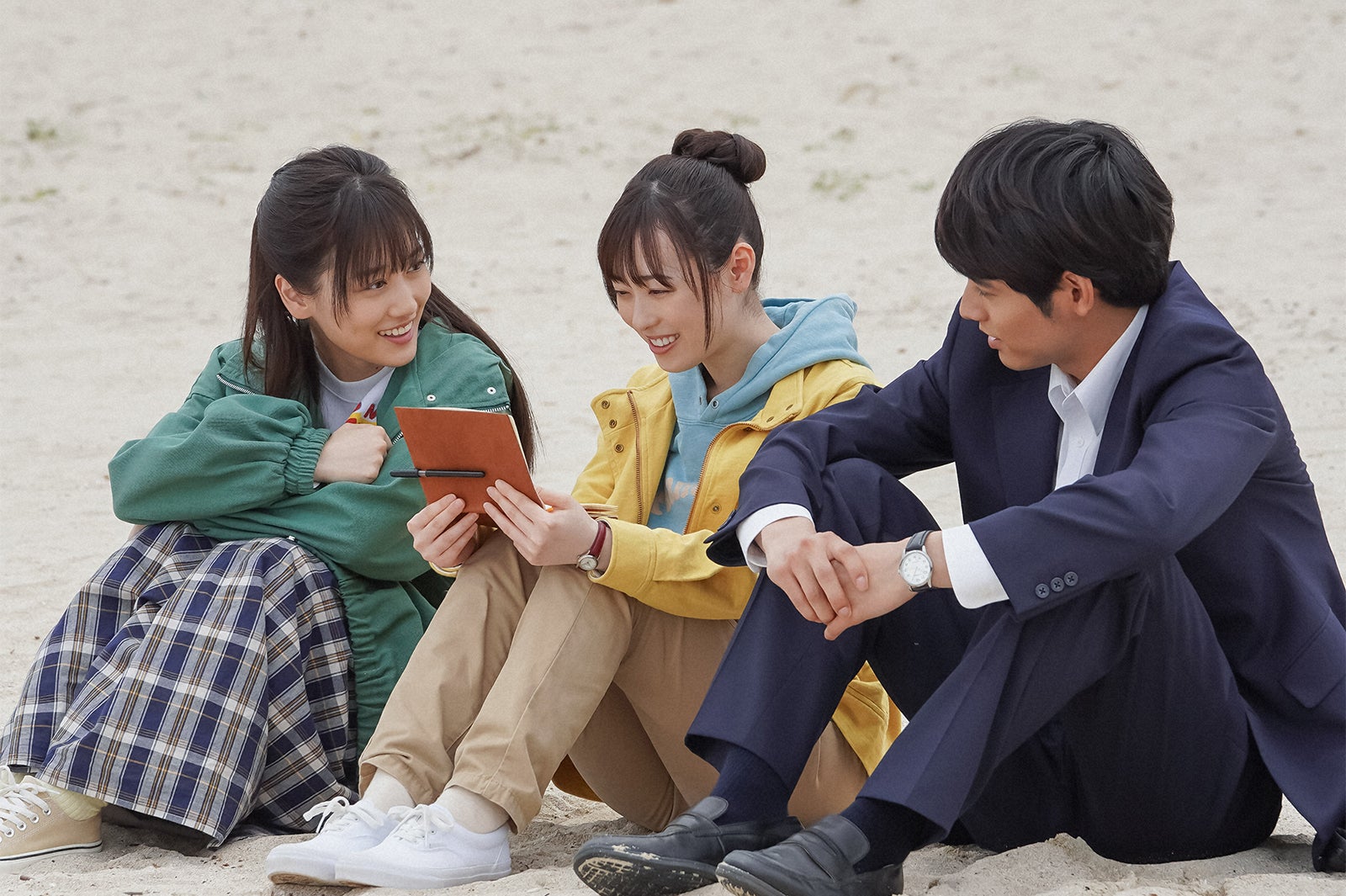 山下美月、福原遥、赤楚衛二／「舞いあがれ！」第33話（C）NHK