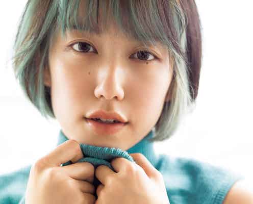 くっきり谷間の豊満バスト披露 連覇達成で実久里ことのが“ご褒美表紙”