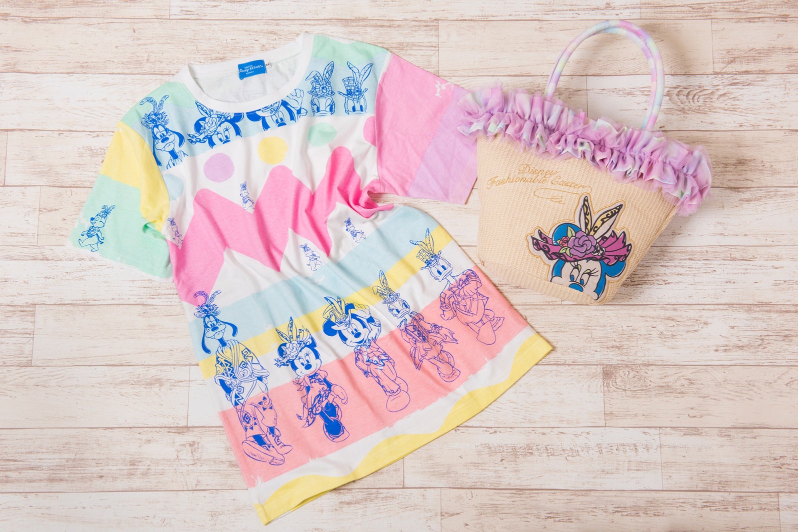 Tシャツ、トートバッグ（C）Disney