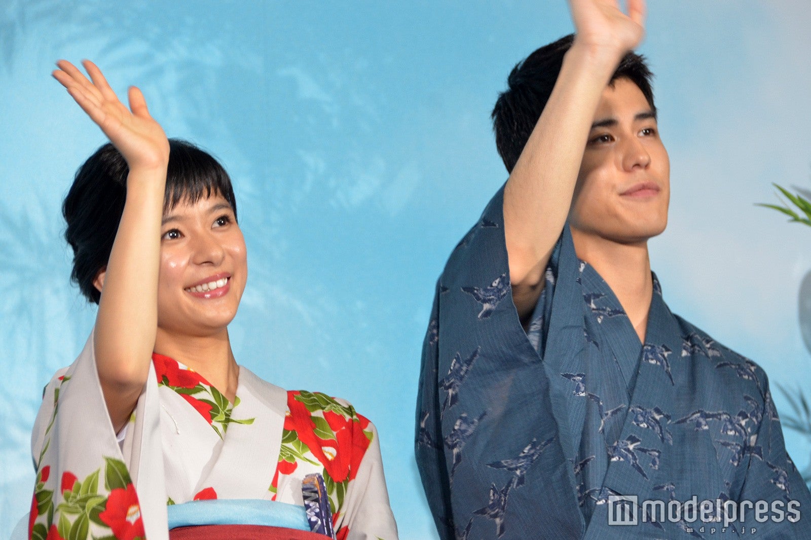 芳根京子、寛一郎（C）モデルプレス