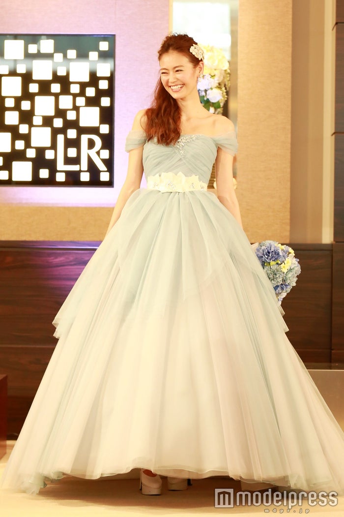 新婚 葛岡碧 夫との馴れ初めに照れ笑い モデルプレス 新婚 葛岡碧 夫との馴れ初めに照れ笑い モデルプレス