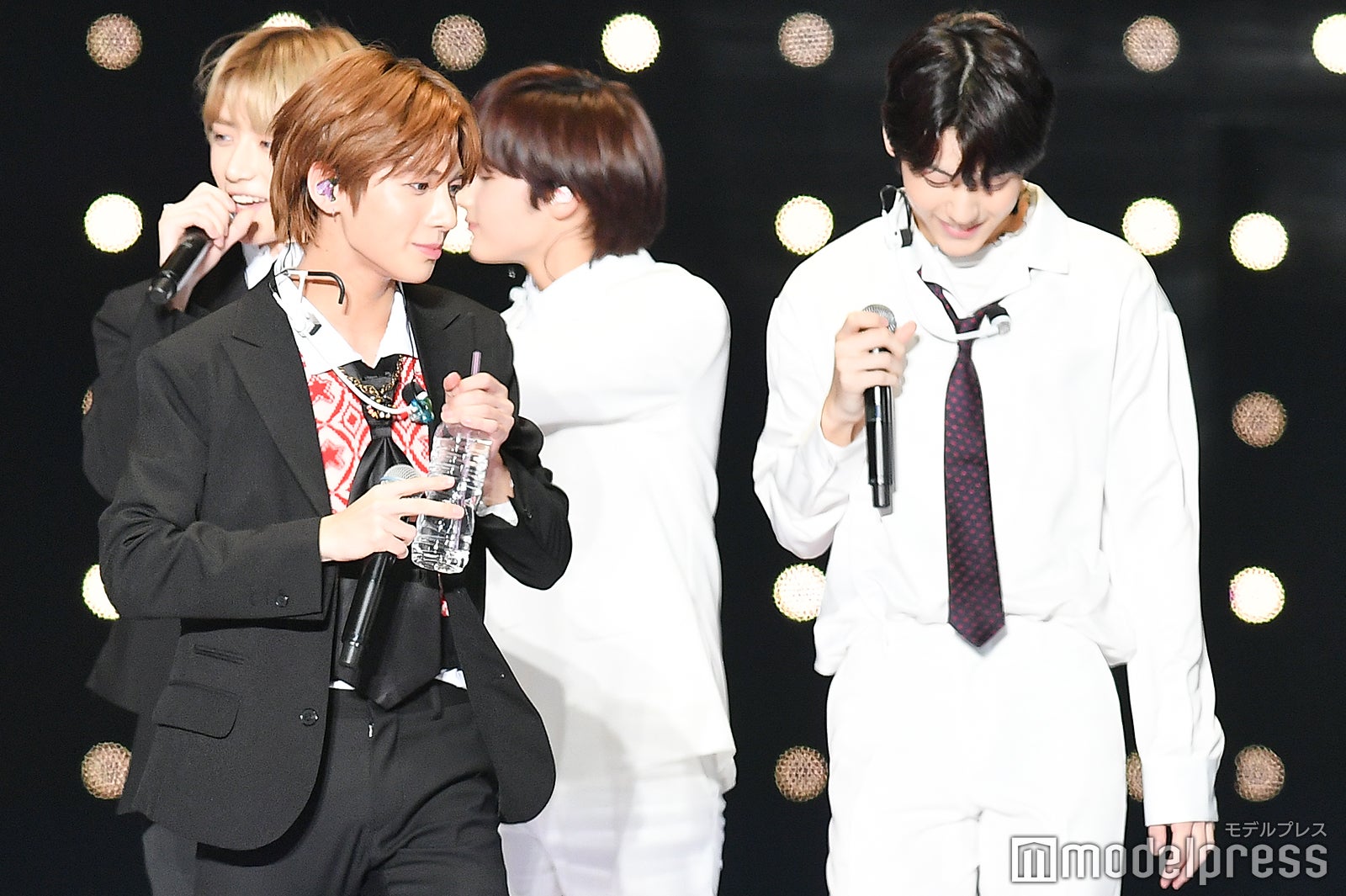 TOMORROW X TOGETHER（C）モデルプレス