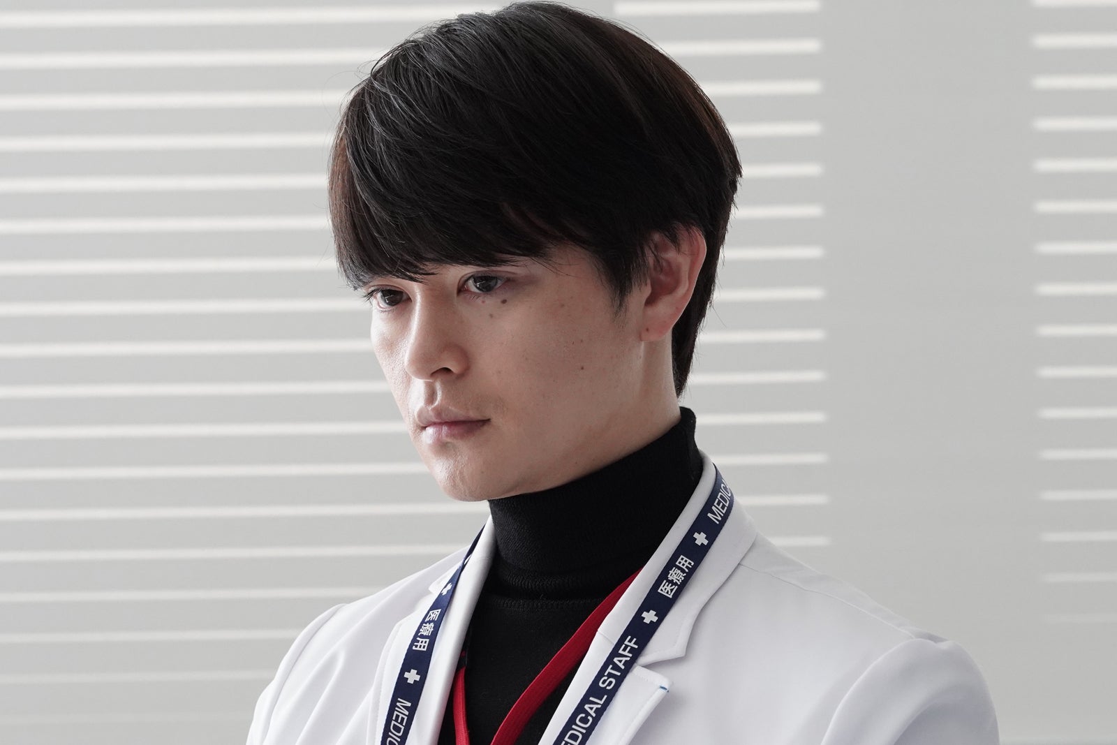 瀬戸康史「院内警察」第6話より（C）フジテレビ／共同テレビ