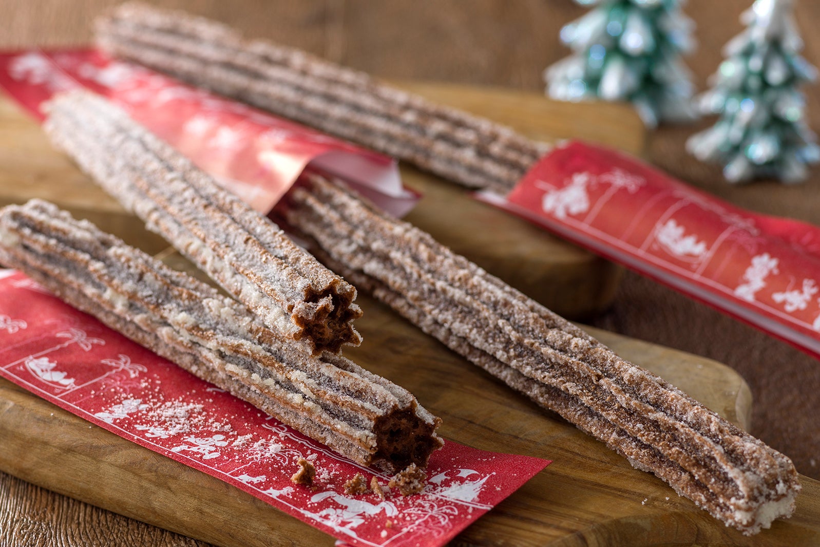 チョコレートチュロス（1本￥400） （C）Disney