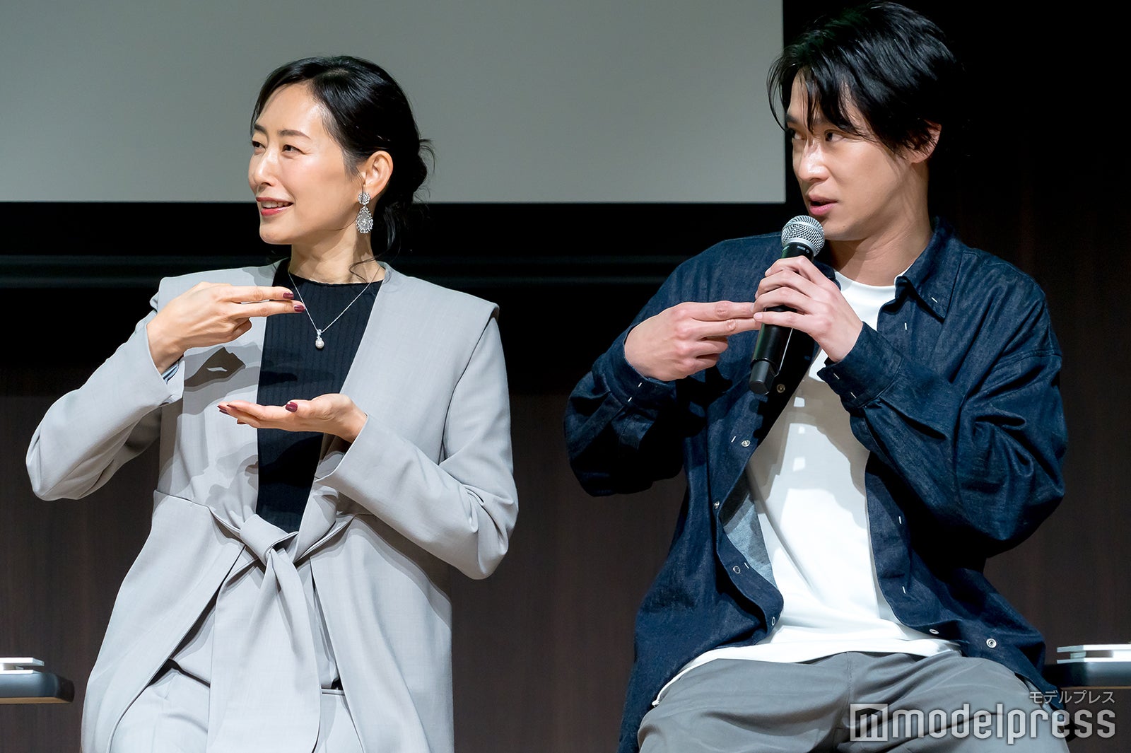 木村多江、味方良介（C）モデルプレス