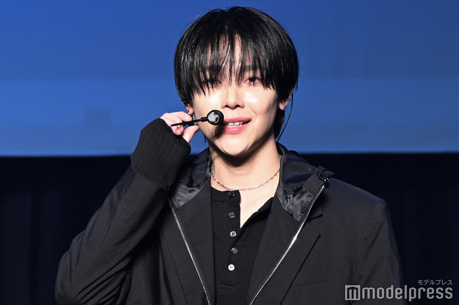 黒髪のNICHOLAS（C）モデルプレス