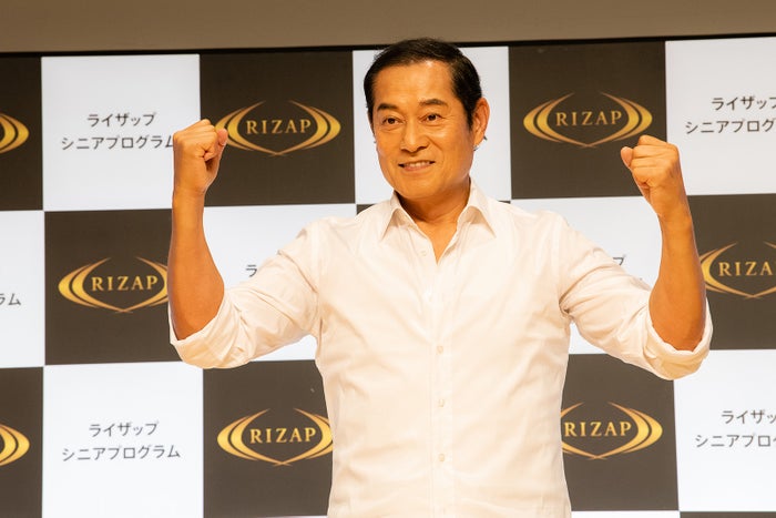 松平健 体重17kg減で代の体力年齢に ビフォーアフター公開 モデルプレス