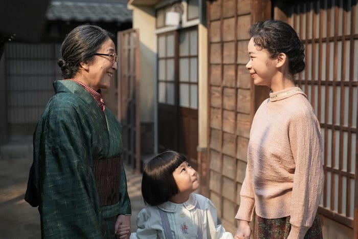 木野花、小野美音、趣里「ブギウギ」第102話(C)NHK