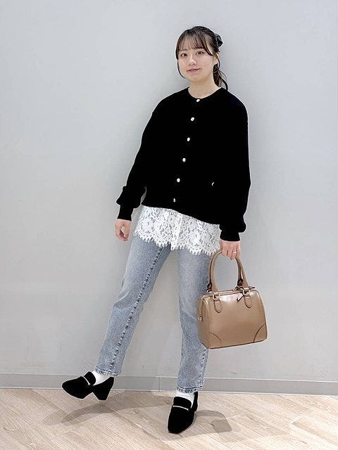 グローバルワークのメルティクルー金ボタンカーディガン