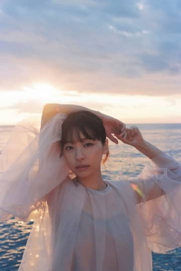 鳴海唯 季刊ZINE第2号「Magic hour」4月10日発売